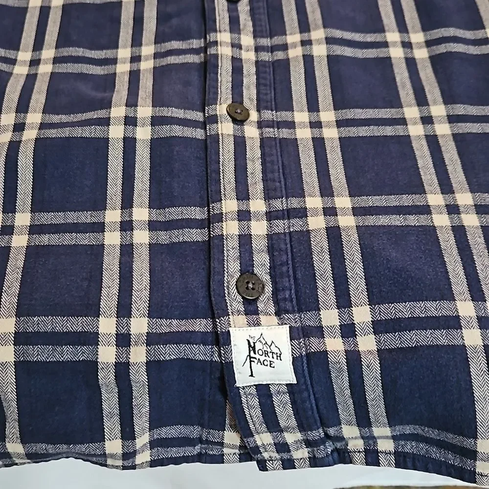 Outdoor Classic: The North Face Men’s Blue & Cream Plaid Shirt XL